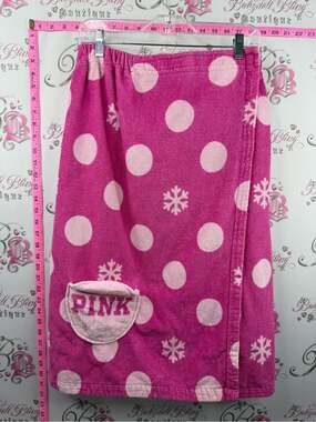 PINK Victoria's Secret towel dress snow Pink Polka Dot & Snowflake Plush Wrap